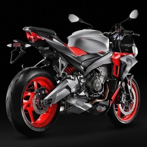 16 aprilia tuono 660