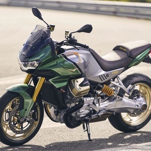 Moto guzzi v100 mandello 2