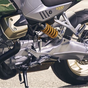 Moto guzzi v100 mandello 6