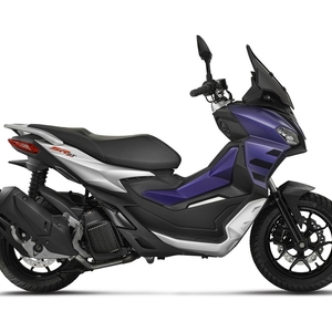 2021 aprilia sr gt 125 blu latdx bianco 1100x786