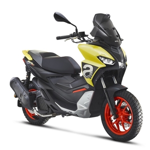 2021 aprilia sr gt 200 giallo abbaglianti3 4antdx bianco 1100x786