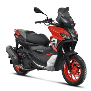 2021 aprilia sr gt 200 rosso 3 4antdx bianco 1100x786