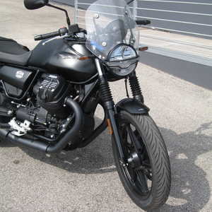 Moto guzzi v7 stone e5 nero  opaco 2023 (2)