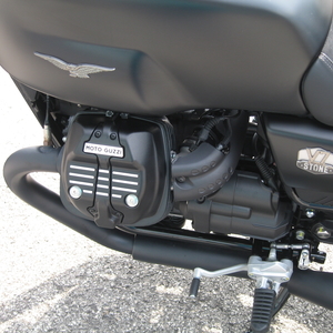 Moto guzzi v7 stone e5 nero  opaco 2023 (7)