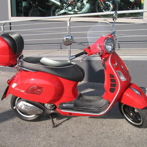 Vespa gts 300 super rosso 2008 (1)