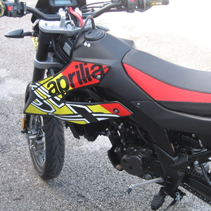 Aprilia sx 125 e5 yellow star 2022 (5)