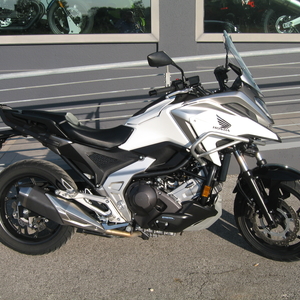 Honda nc 750 x dct abs bianco 2021 (1)