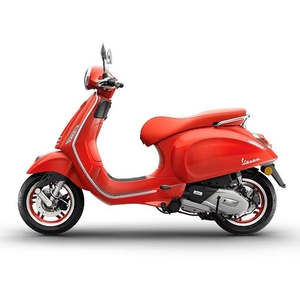 Vespa primavera 125 red 1