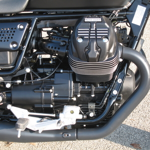 Moto guzzi v9 bobber 850 nero giallo 2017 (3)