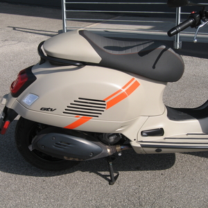 Vespa gtv 300 abs e5 beige opaco 2023 (3)