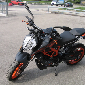 Ktm 125 duke nero arancio 2023(5)