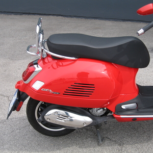 Vespa gts 300 super rosso coraggioso 2023 (4)
