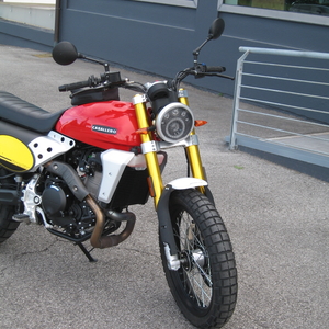 Fantic motor caballero scrambler 500 rosso 2024 (2)