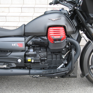 Moto guzzi mgx21 1400 nero carbonio 2019 (4)