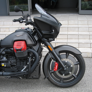 Moto guzzi mgx21 1400 nero carbonio 2019 (3)
