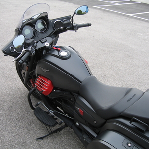 Moto guzzi mgx21 1400 nero carbonio 2019 (8)
