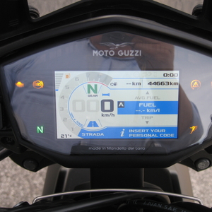 Moto guzzi v85 tt verde 2022 (8)