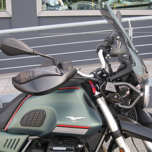 Moto guzzi v85 tt verde 2022 (5)