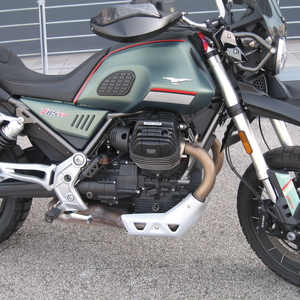 Moto guzzi v85 tt verde 2022 (3)